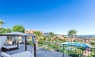 Appartement de luxe avec vue panoramique sur la mer, le golf et les montagnes à vendre, Benahavis, Marbella 10560 