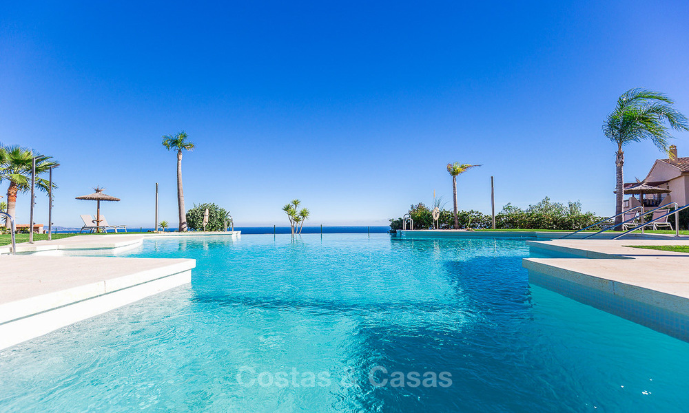 Appartement de luxe avec vue panoramique sur la mer, le golf et les montagnes à vendre, Benahavis, Marbella 10563