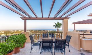 Appartement de luxe avec vue panoramique sur la mer, le golf et les montagnes à vendre, Benahavis, Marbella 10565 