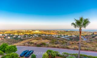 Appartement de luxe avec vue panoramique sur la mer, le golf et les montagnes à vendre, Benahavis, Marbella 10566 
