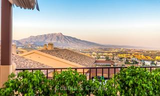 Appartement de luxe avec vue panoramique sur la mer, le golf et les montagnes à vendre, Benahavis, Marbella 10572 