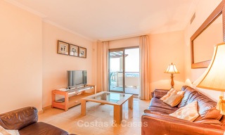 Appartement de luxe avec vue panoramique sur la mer, le golf et les montagnes à vendre, Benahavis, Marbella 10581 