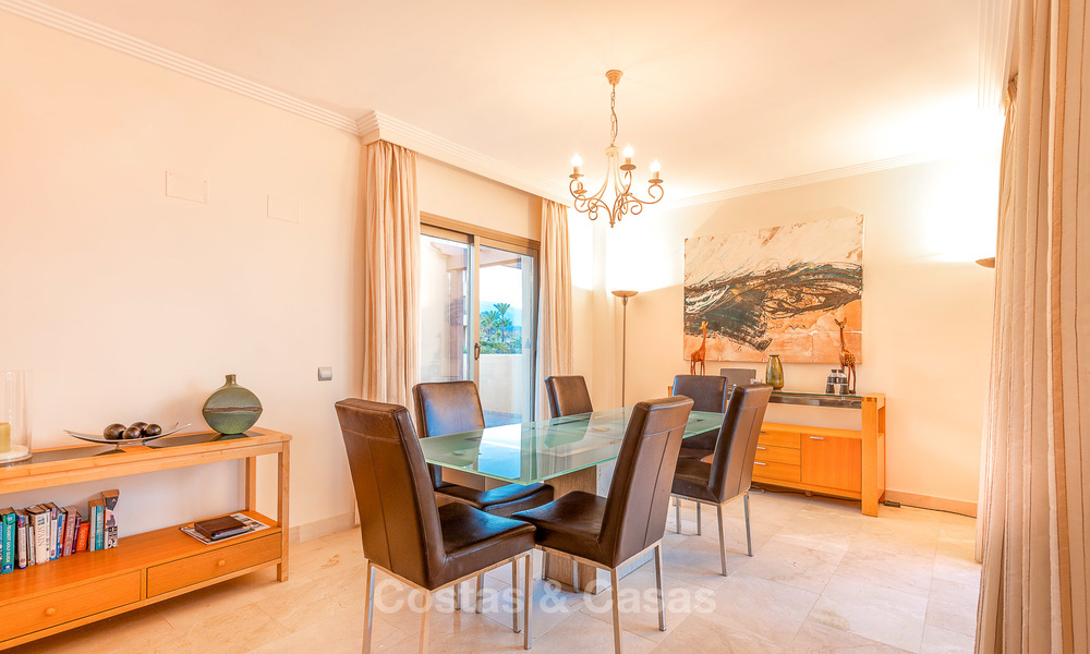 Appartement de luxe avec vue panoramique sur la mer, le golf et les montagnes à vendre, Benahavis, Marbella 10582