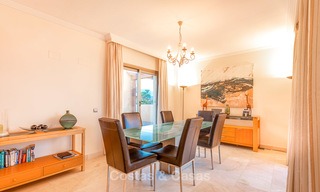 Appartement de luxe avec vue panoramique sur la mer, le golf et les montagnes à vendre, Benahavis, Marbella 10582 
