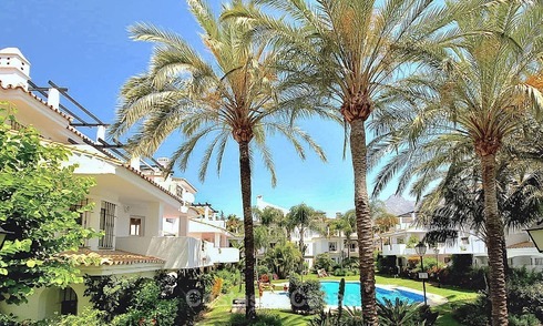 Appartement bien situé dans un quartier recherché à vendre, à quelques pas de Puerto Banus et de la plage - Nueva Andalucia, Marbella 10603