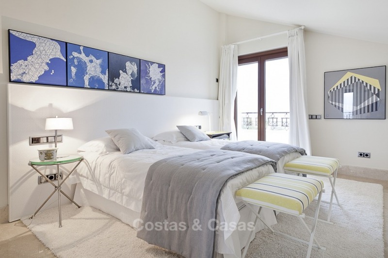 Exclusif penthouse avec vue mer à vendre à Los Monteros, Marbella 10657 