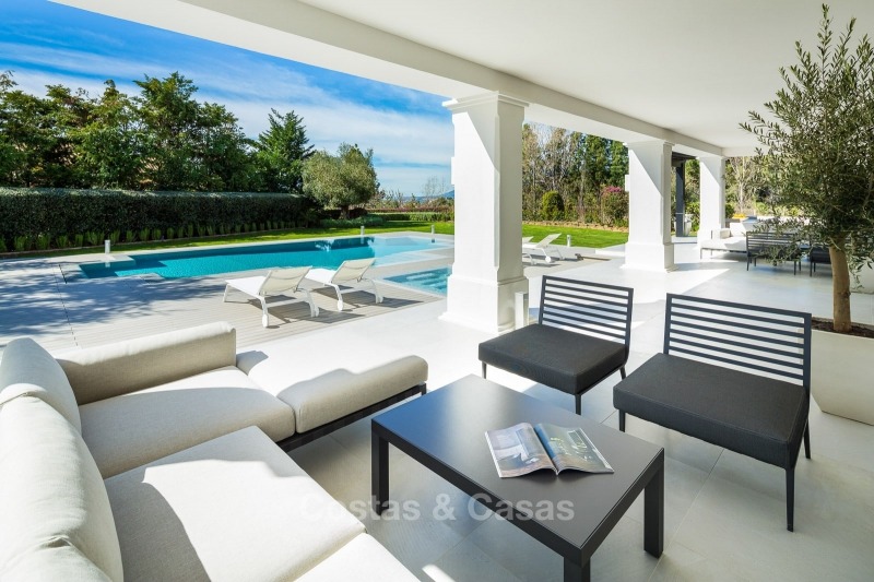 Villa de luxe impressionnante, très spacieuse et rénovée à vendre sur le Golden Mile à Sierra Blanca, Marbella 10910 