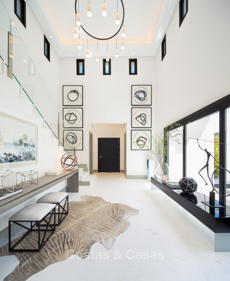 Villa de luxe impressionnante, très spacieuse et rénovée à vendre sur le Golden Mile à Sierra Blanca, Marbella 10924 