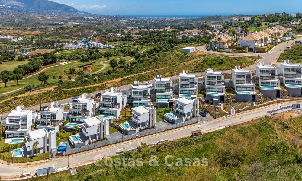 Nouvelles villas de luxe modernes et exclusives dans un complexe de golf à vendre à Mijas, Costa del Sol 776767