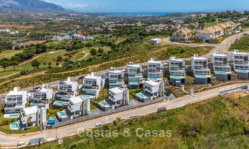 Nouvelles villas de luxe modernes et exclusives dans un complexe de golf à vendre à Mijas, Costa del Sol 776767