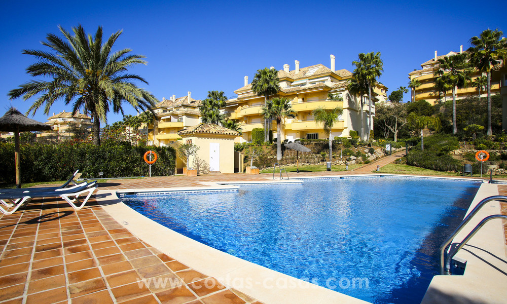 Appartements et penthouses de luxe à vendre avec vue imprenable sur le golf et la mer - Elviria, Marbella 11047