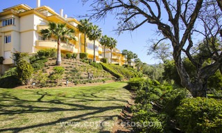 Appartements et penthouses de luxe à vendre avec vue imprenable sur le golf et la mer - Elviria, Marbella 11043 