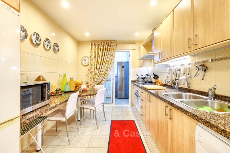 Appartements et penthouses de luxe à vendre avec vue imprenable sur le golf et la mer - Elviria, Marbella 11062 