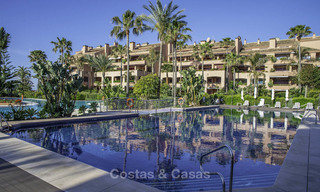 Appartement de luxe en première ligne de plage à vendre dans un complexe résidentiel exclusif, Puerto Banus, Marbella 11552 