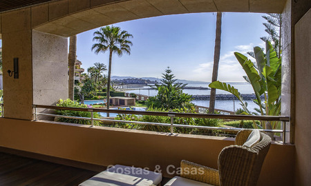 Appartement de luxe en première ligne de plage à vendre dans un complexe résidentiel exclusif, Puerto Banus, Marbella 11553