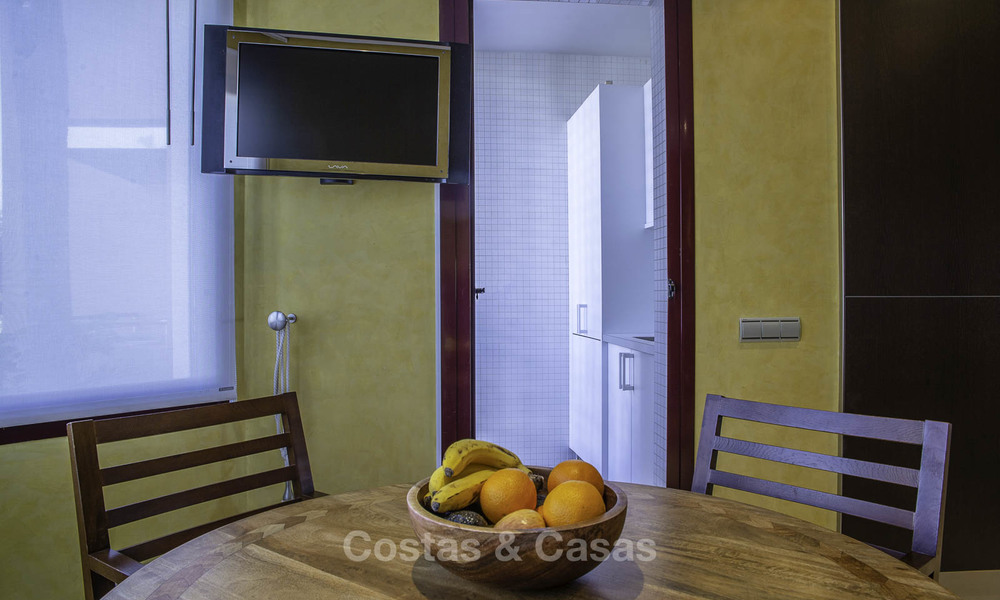 Appartement de luxe en première ligne de plage à vendre dans un complexe résidentiel exclusif, Puerto Banus, Marbella 11558