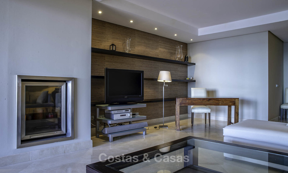 Appartement de luxe en première ligne de plage à vendre dans un complexe résidentiel exclusif, Puerto Banus, Marbella 11562