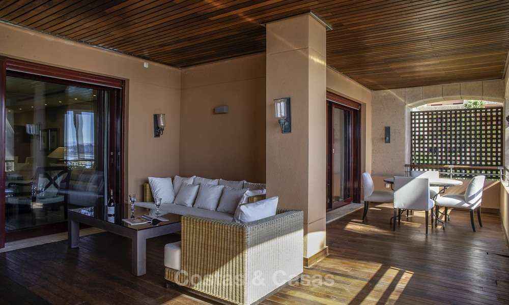 Appartement de luxe en première ligne de plage à vendre dans un complexe résidentiel exclusif, Puerto Banus, Marbella 11566