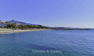 Appartement de luxe en première ligne de plage à vendre dans un complexe résidentiel exclusif, Puerto Banus, Marbella 11580 