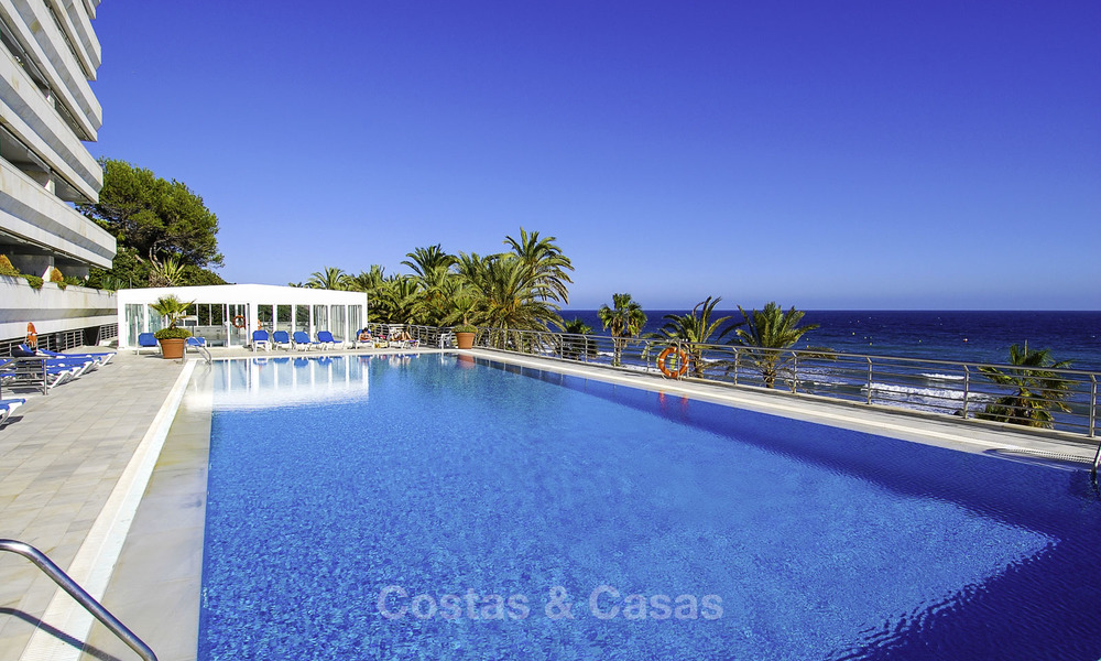 Appartement de luxe en front de mer avec vue sur mer à vendre dans un complexe exclusif sur le prestigieux Golden Mile, Marbella 11541