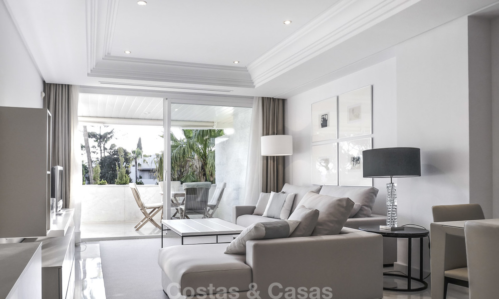 Appartement de luxe en front de mer avec vue sur mer à vendre dans un complexe exclusif sur le prestigieux Golden Mile, Marbella 11530