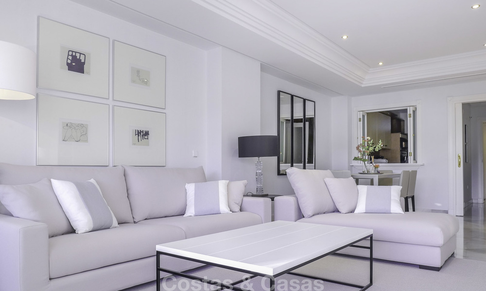 Appartement de luxe en front de mer avec vue sur mer à vendre dans un complexe exclusif sur le prestigieux Golden Mile, Marbella 11531