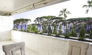 Appartement de luxe en front de mer avec vue sur mer à vendre dans un complexe exclusif sur le prestigieux Golden Mile, Marbella 11533 