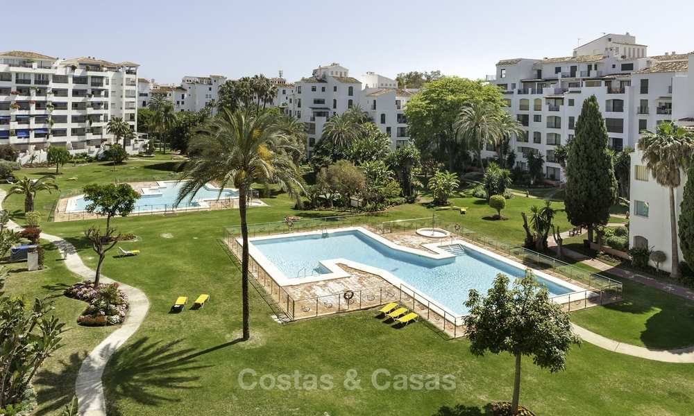 Appartements à vendre au cœur de Puerto Banus, Marbella 11928