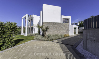 Villa design moderne sur un golf avec vue sur la mer à vendre, Marbella Est 11842 