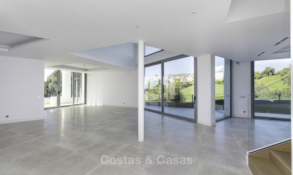 Villa design moderne sur un golf avec vue sur la mer à vendre, Marbella Est 11845