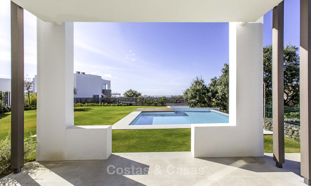 Villa design moderne sur un golf avec vue sur la mer à vendre, Marbella Est 11848