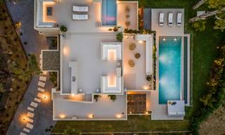 Exquise villa de luxe moderne à vendre, au bord de la plage à Los Monteros, Marbella Est 26644 