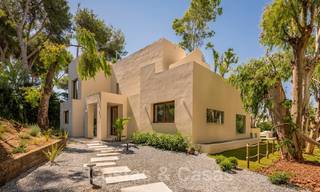 Exquise villa de luxe moderne à vendre, au bord de la plage à Los Monteros, Marbella Est 26653 