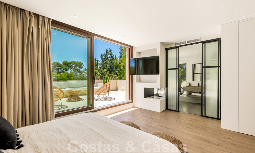 Exquise villa de luxe moderne à vendre, au bord de la plage à Los Monteros, Marbella Est 26657