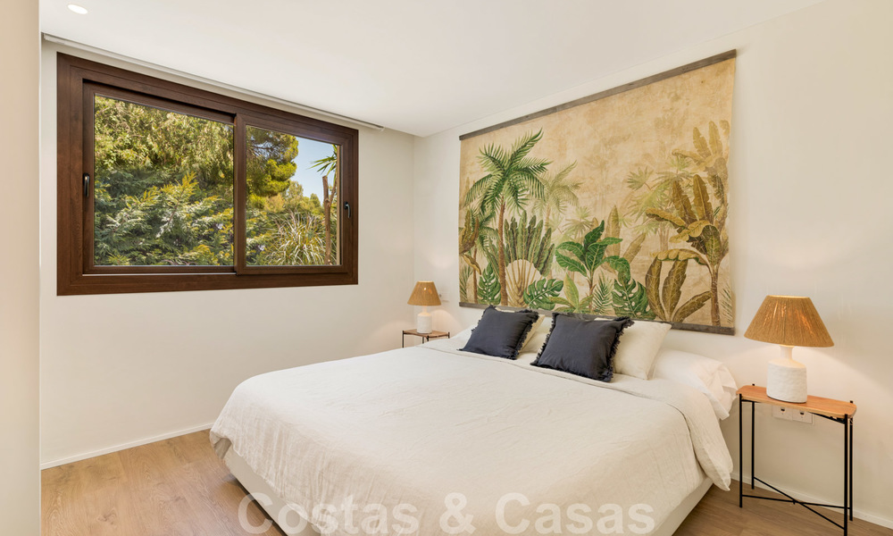 Exquise villa de luxe moderne à vendre, au bord de la plage à Los Monteros, Marbella Est 26662