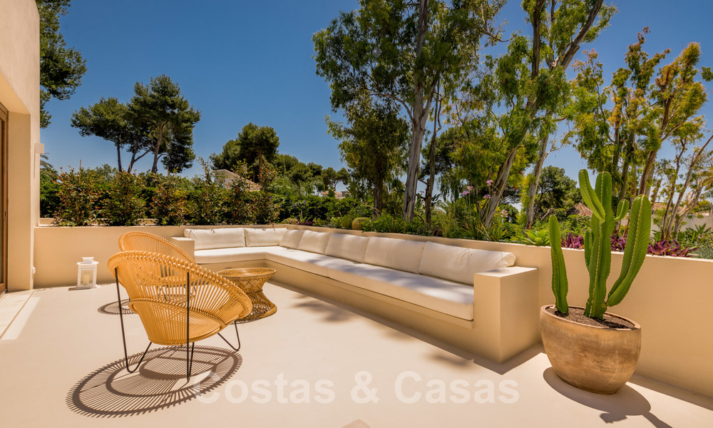 Exquise villa de luxe moderne à vendre, au bord de la plage à Los Monteros, Marbella Est 26665