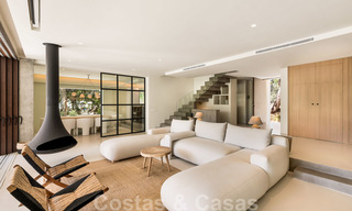 Exquise villa de luxe moderne à vendre, au bord de la plage à Los Monteros, Marbella Est 26670 