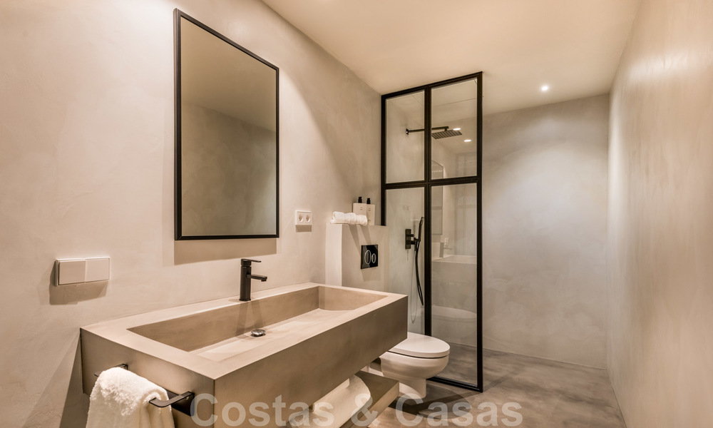 Exquise villa de luxe moderne à vendre, au bord de la plage à Los Monteros, Marbella Est 26675