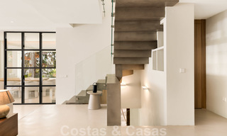 Exquise villa de luxe moderne à vendre, au bord de la plage à Los Monteros, Marbella Est 26684 