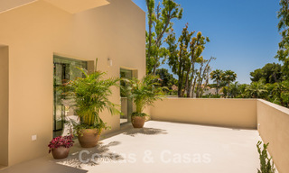 Exquise villa de luxe moderne à vendre, au bord de la plage à Los Monteros, Marbella Est 26688 