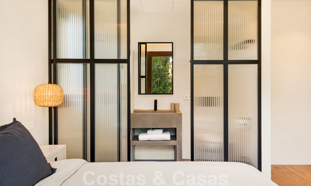 Exquise villa de luxe moderne à vendre, au bord de la plage à Los Monteros, Marbella Est 26697