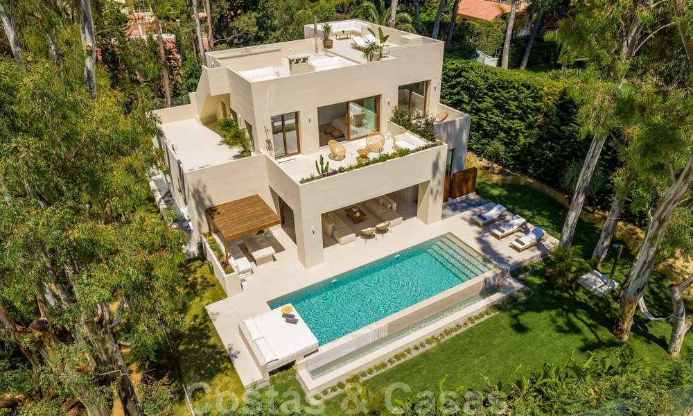 Exquise villa de luxe moderne à vendre, au bord de la plage à Los Monteros, Marbella Est 26701