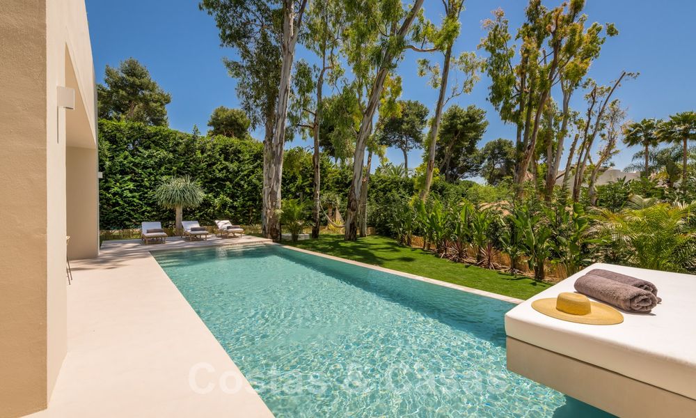 Exquise villa de luxe moderne à vendre, au bord de la plage à Los Monteros, Marbella Est 26703