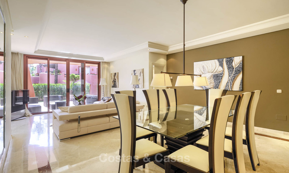 Appartement attrayant et spacieux dans un complexe exclusif en front de mer à vendre, entre Marbella et Estepona 11757