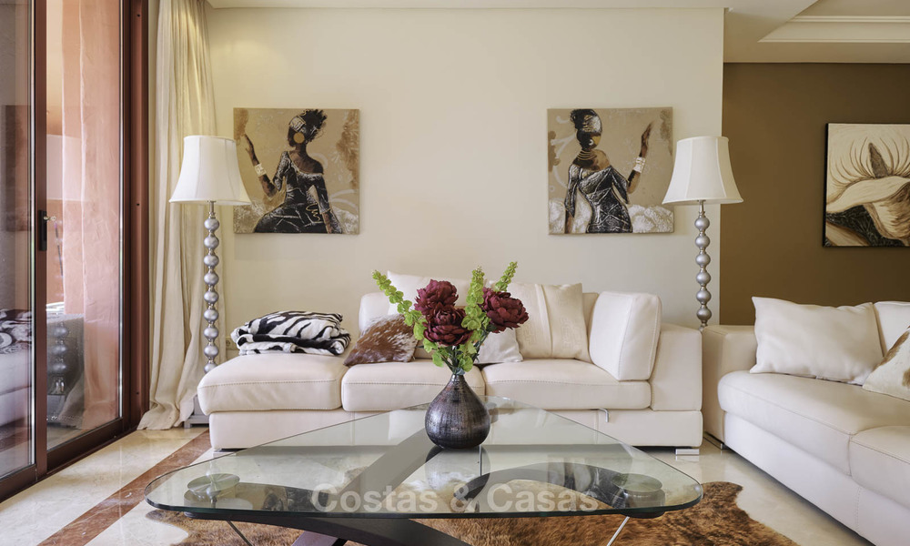 Appartement attrayant et spacieux dans un complexe exclusif en front de mer à vendre, entre Marbella et Estepona 11761