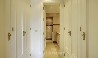 Appartement attrayant et spacieux dans un complexe exclusif en front de mer à vendre, entre Marbella et Estepona 11771 