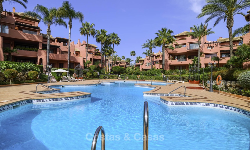 Appartement attrayant et spacieux dans un complexe exclusif en front de mer à vendre, entre Marbella et Estepona 11785