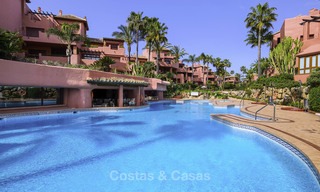 Appartement attrayant et spacieux dans un complexe exclusif en front de mer à vendre, entre Marbella et Estepona 11787 