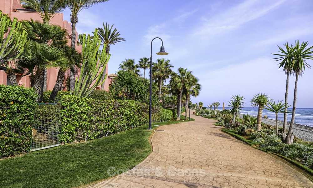 Appartement attrayant et spacieux dans un complexe exclusif en front de mer à vendre, entre Marbella et Estepona 11788