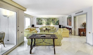 Appartement de luxe situé à la deuxième ligne de la plage dans un complexe exclusif à vendre, centre de Marbella 11857 